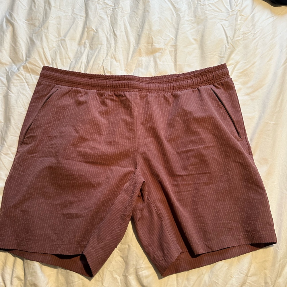 Salmon all in motion athletic shorts size 36
